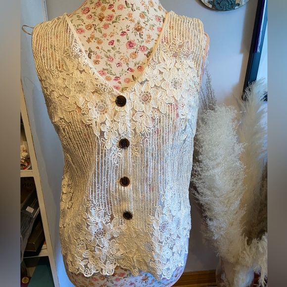 Zara top in a size medium. Gently used - Picture 1 of 2